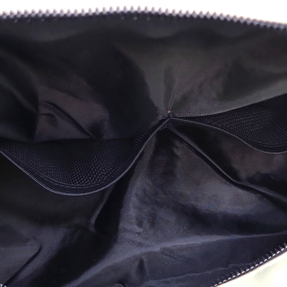 RAE DUNN TOILETRY BAG, CREAM COLOR WITH TWO STORAGE POCKETS INSIDEE - Picture 11 of 12